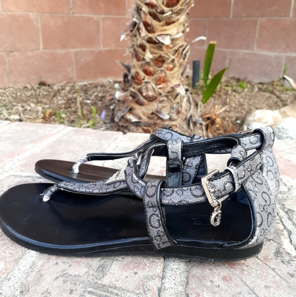 Guess . Flats - Picture 4 of 4